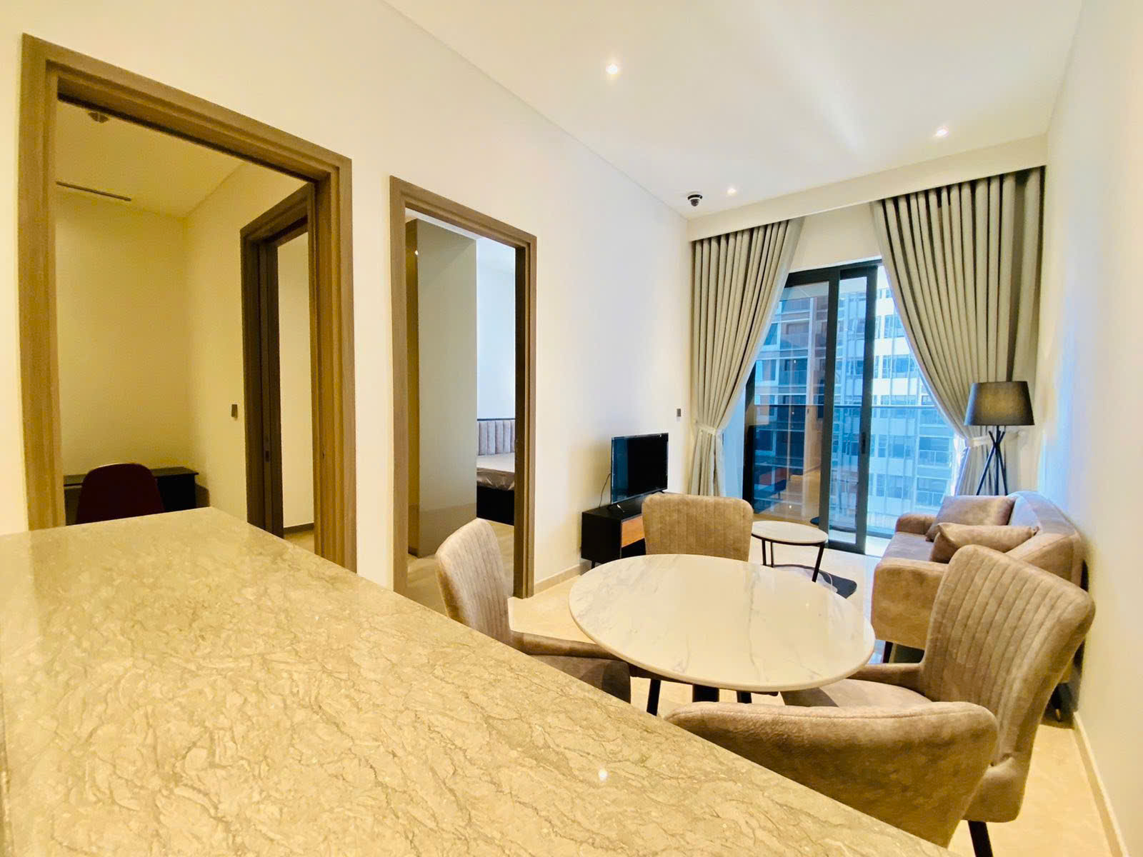 Cho thuê căn hộ The Marq 1PN tầng cao view Q1