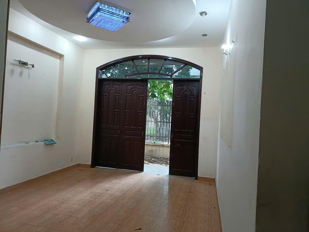 Bán nhà 7×20 3 tầng đường D2 KDC Nam Long, Phước Long B, Q9 cũ liền kề Global City