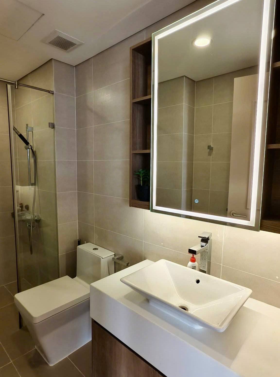 💎 Bán căn hộ cao cấp MILLENNIUM Bến Vân Đồn Q4 – 3PN view trọn QUẬN 1 💎