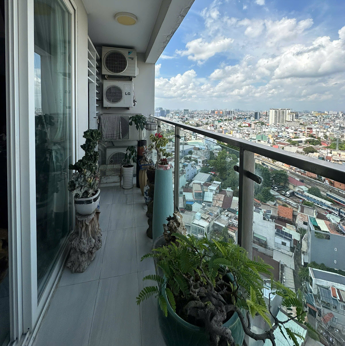 Bán căn hộ Sunny Plaza 3PN tầng cao view đẹp, liền kề công viên Gia Định
