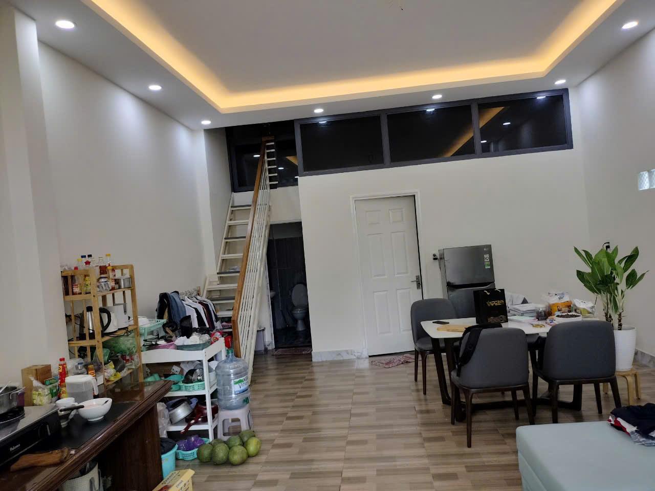Bán nhà 7×20 3 tầng đường D2 KDC Nam Long, Phước Long B, Q9 cũ liền kề Global City