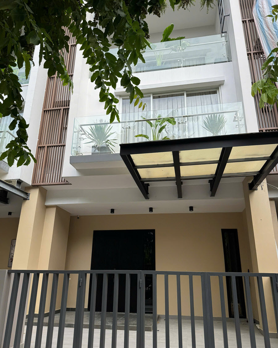 Cho thuê biệt thư compound Palm Residence 3 tầng 4PN 5WC nội thất cao cấp
