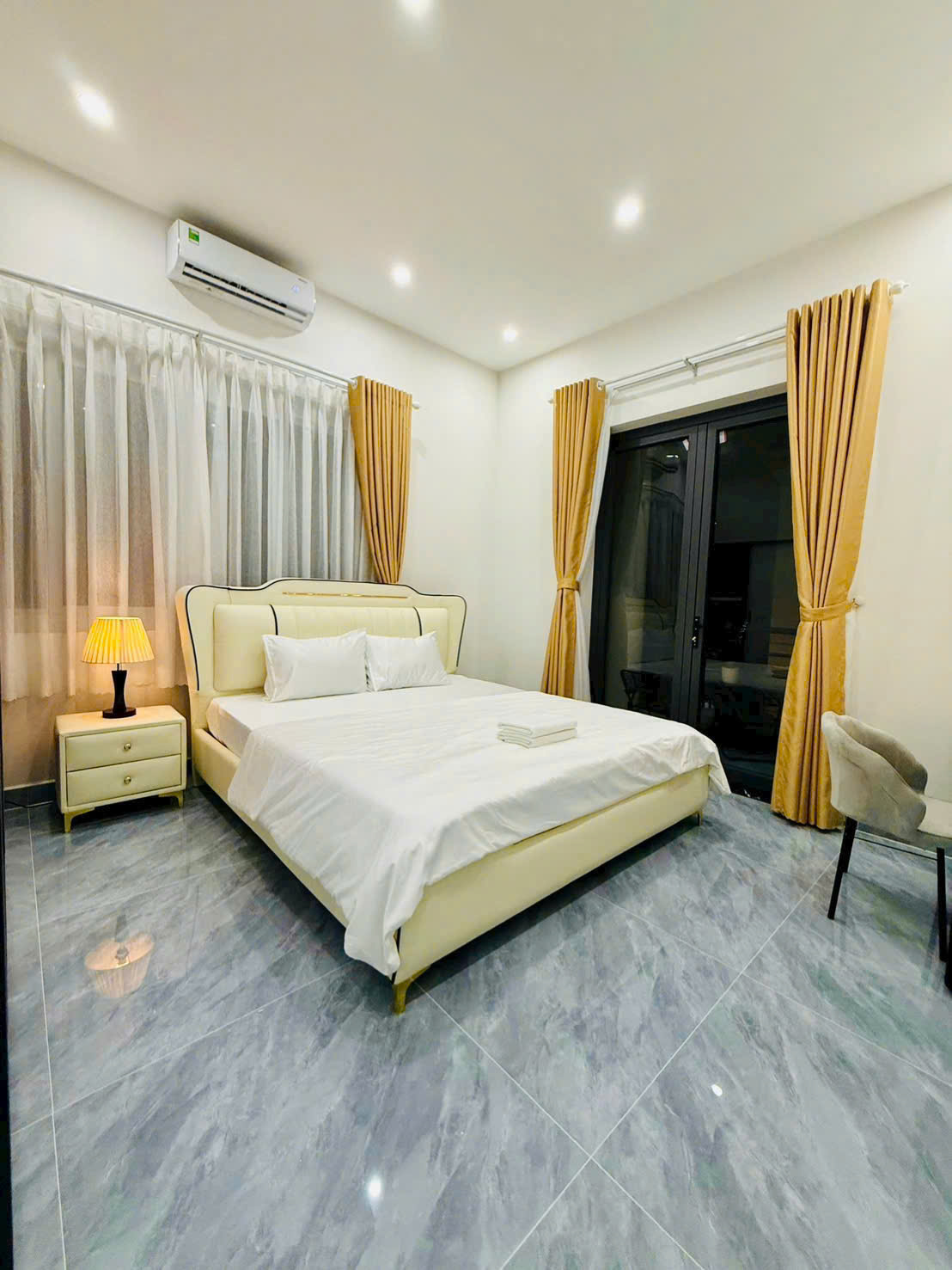 Cho thuê biệt thự bờ sông Sài Gòn 3 tầng 10PN hồ bơi riêng tại An Khánh (Bình An, Q2 cũ)