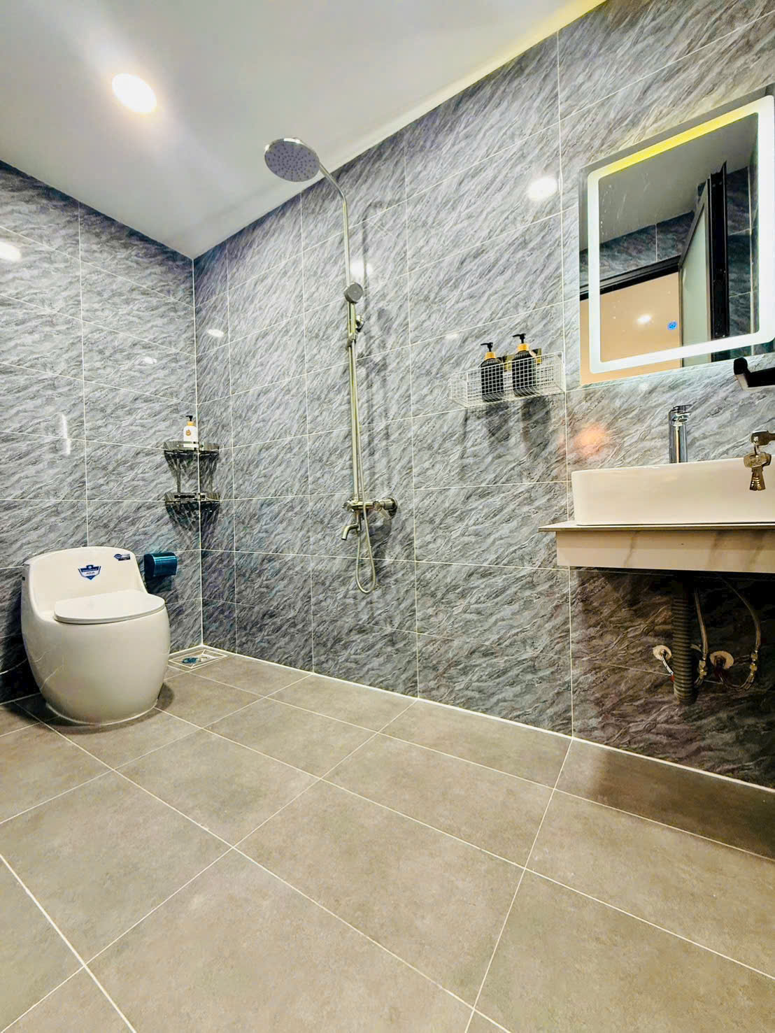 Cho thuê biệt thự bờ sông Sài Gòn 3 tầng 10PN hồ bơi riêng tại An Khánh (Bình An, Q2 cũ)