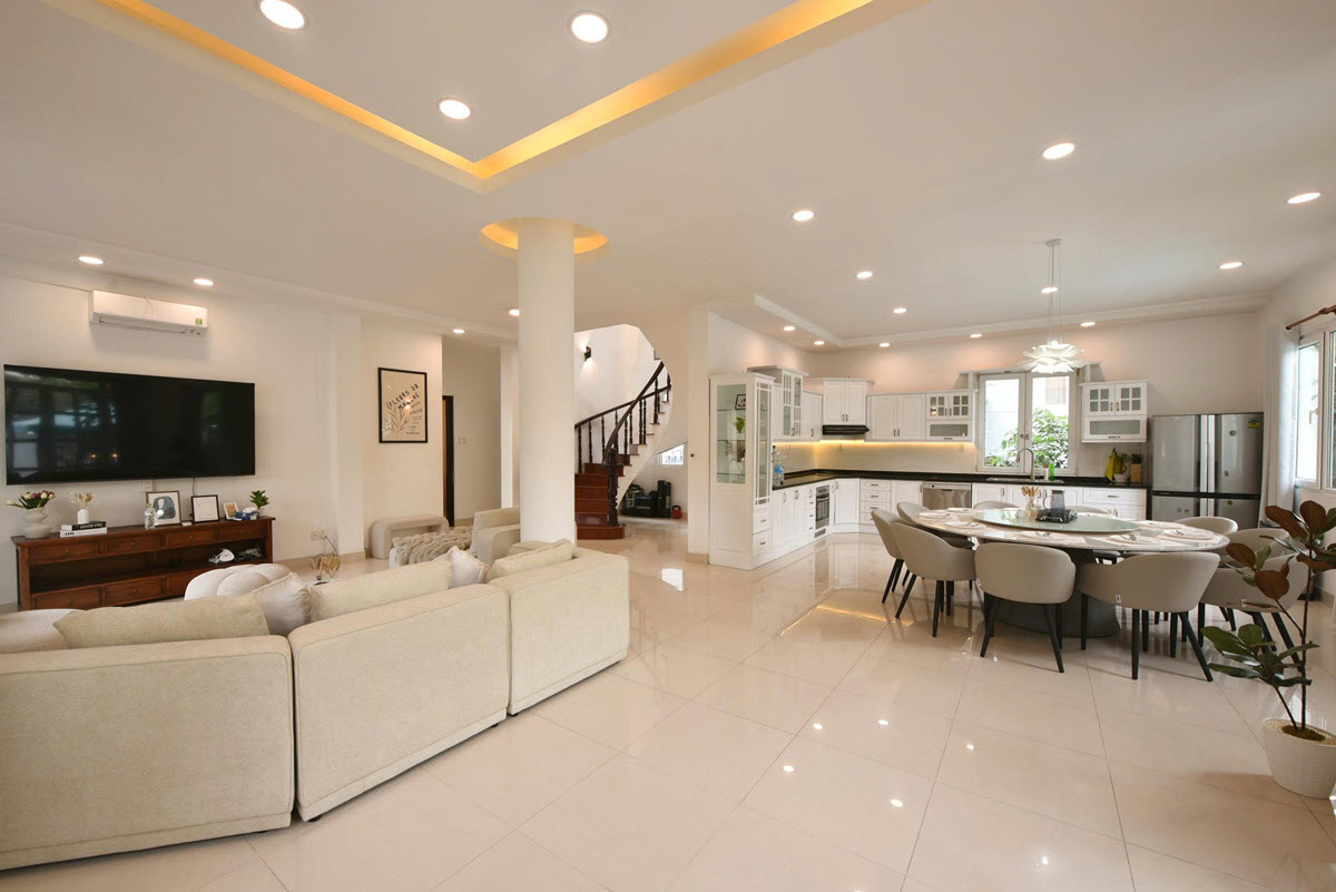 Cho thuê biệt thự khu compound Thảo Điền với sân vườn, hồ bơi riêng