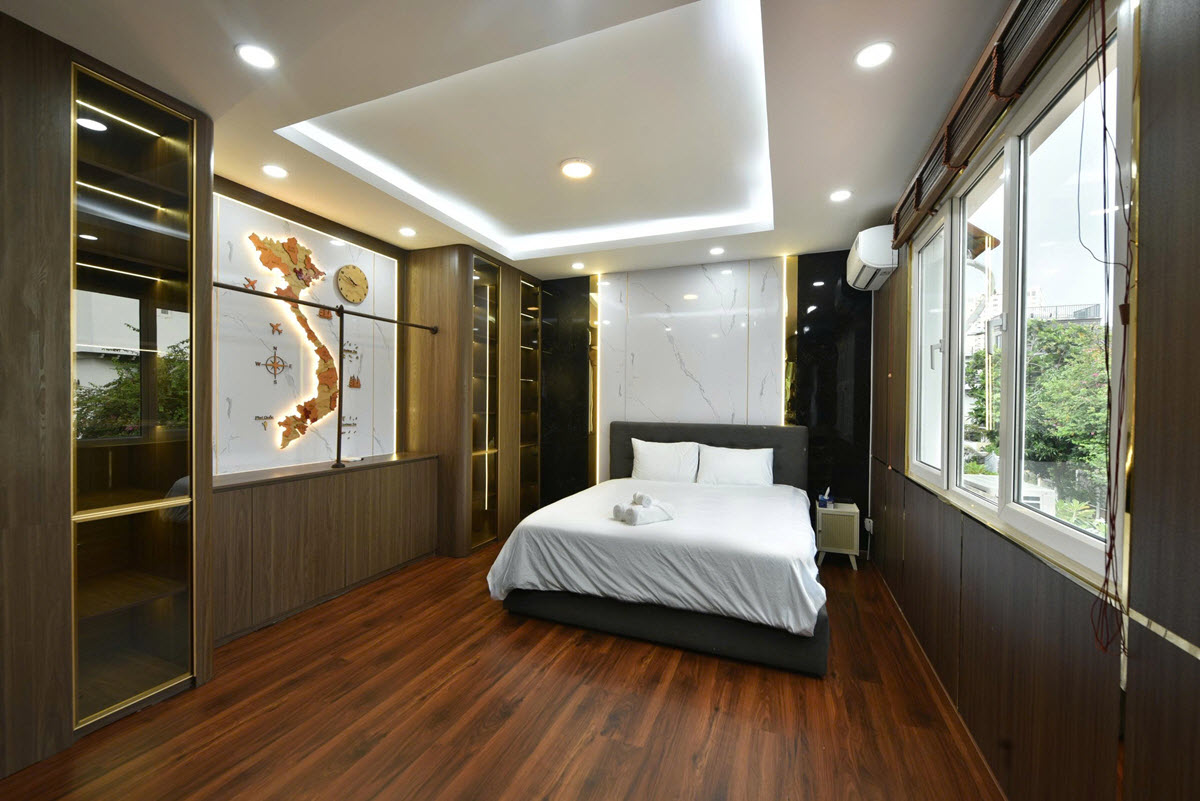 Cho thuê biệt thự khu compound Thảo Điền với sân vườn, hồ bơi riêng