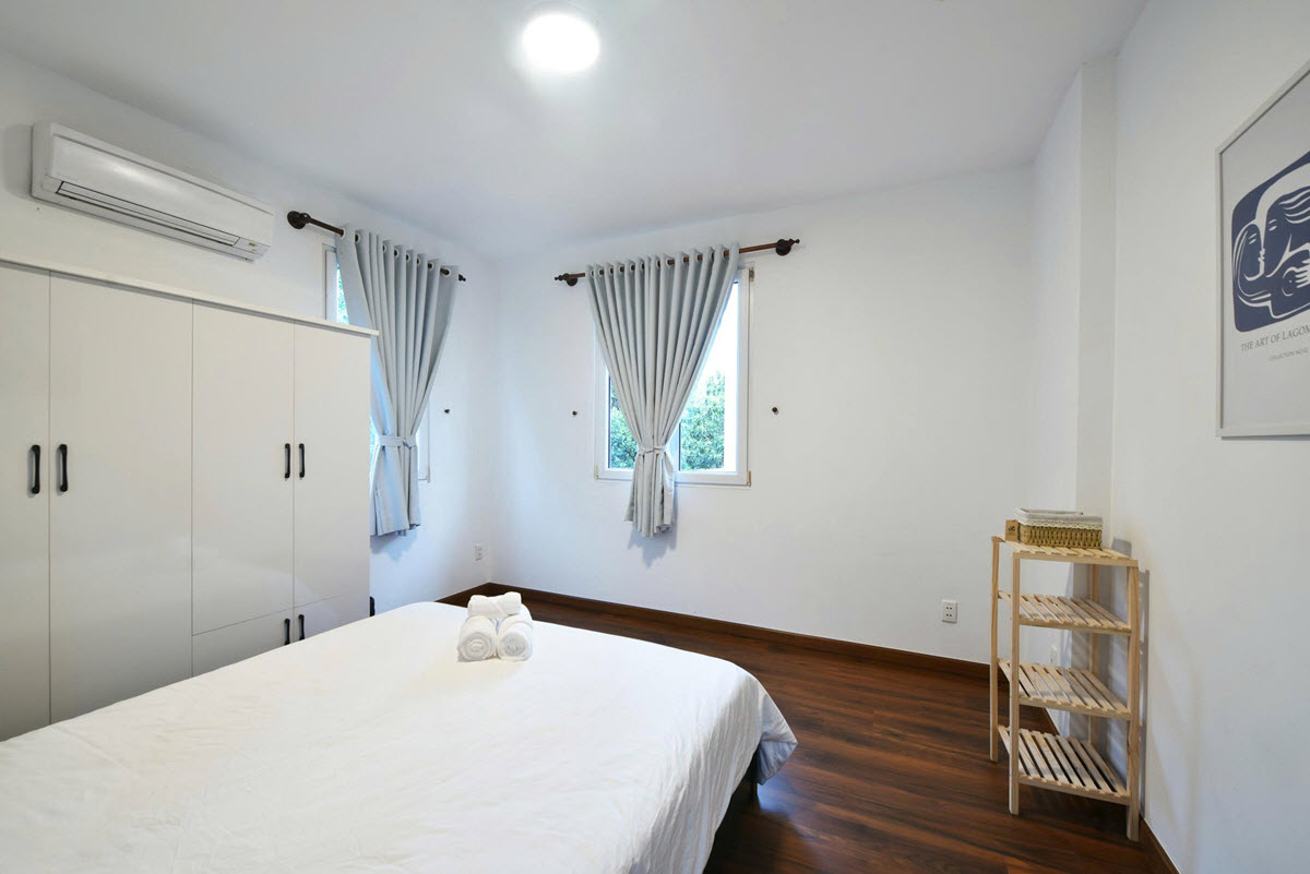 Cho thuê biệt thự khu compound Thảo Điền với sân vườn, hồ bơi riêng