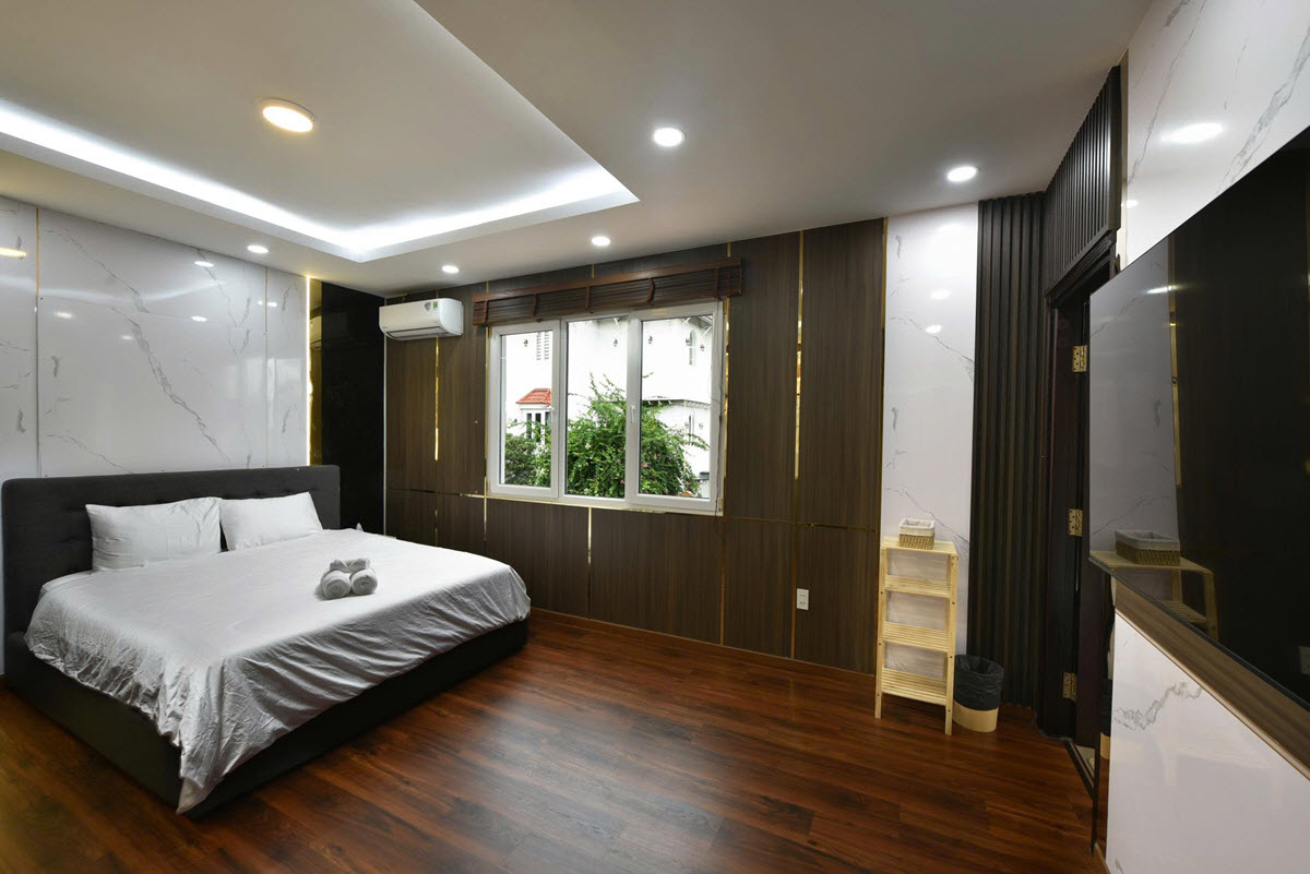 Cho thuê biệt thự khu compound Thảo Điền với sân vườn, hồ bơi riêng