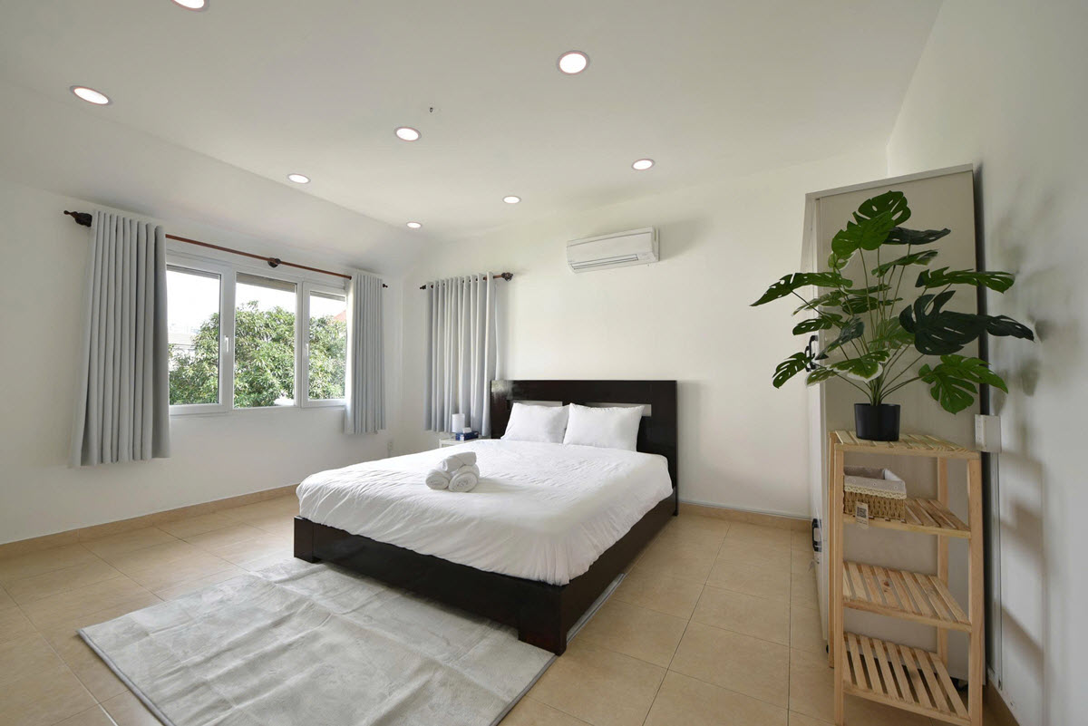 Cho thuê biệt thự khu compound Thảo Điền với sân vườn, hồ bơi riêng