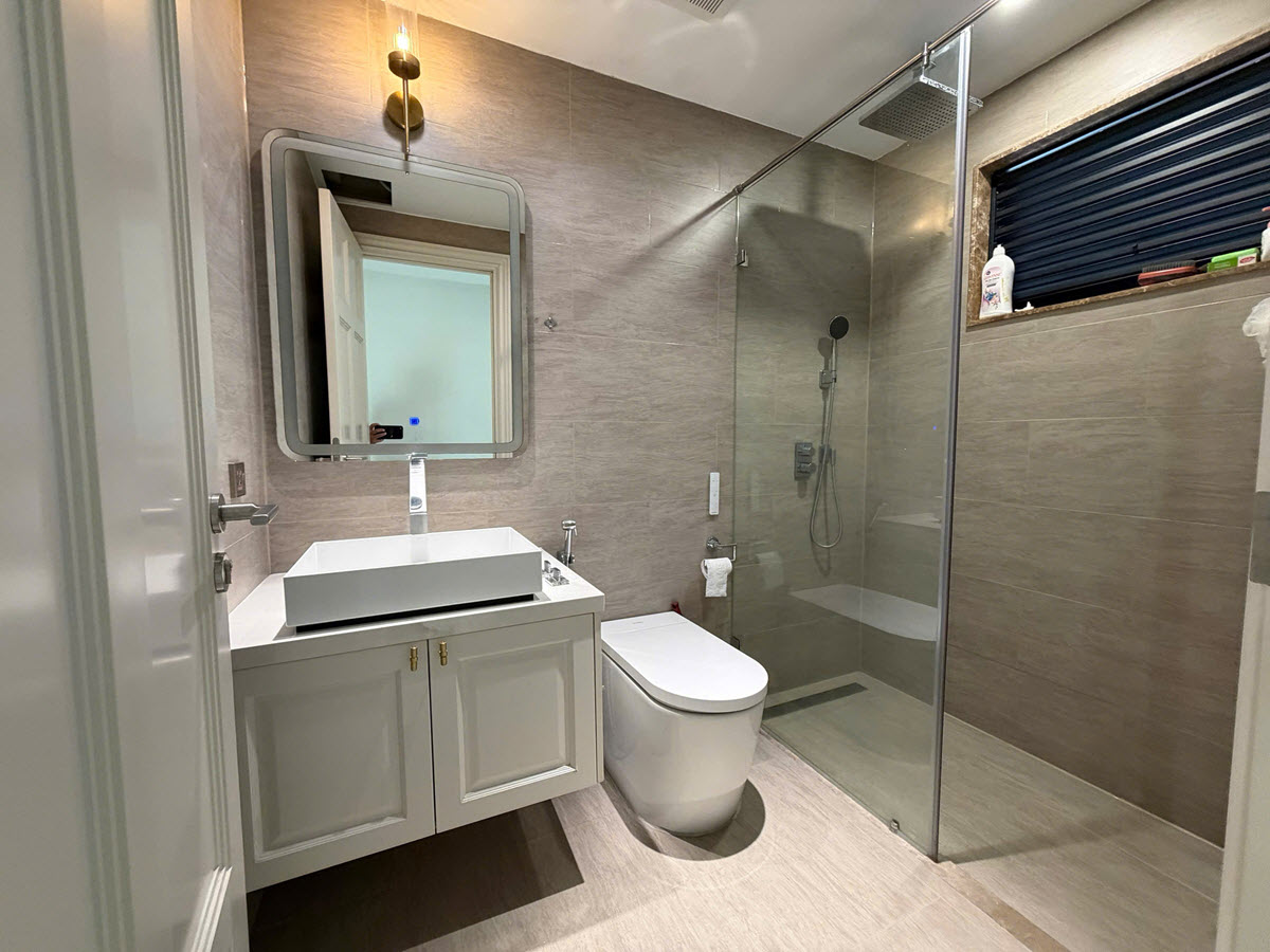 Cho thuê biệt thự Vinhomes Golden River Quận 1 5PN nội thất xịn sò