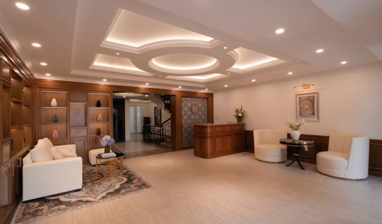 Cho thuê biệt thự Tân Cổ Điển 8X20X 4 tầng & hầm để xe tại Thạnh Mỹ Lợi Q2