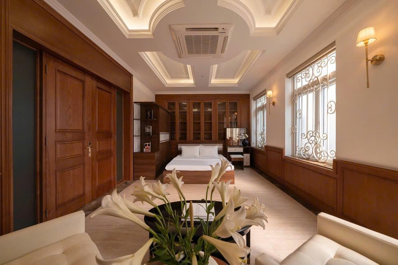 Cho thuê biệt thự Tân Cổ Điển 8X20X 4 tầng & hầm để xe tại Thạnh Mỹ Lợi Q2