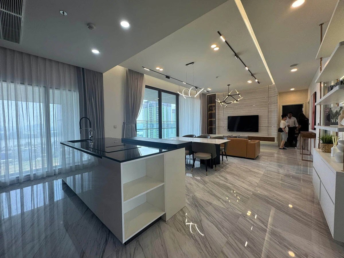 Cho thuê DEFINE 3PN sân vườn riêng, tầng cao view sông Sài Gòn