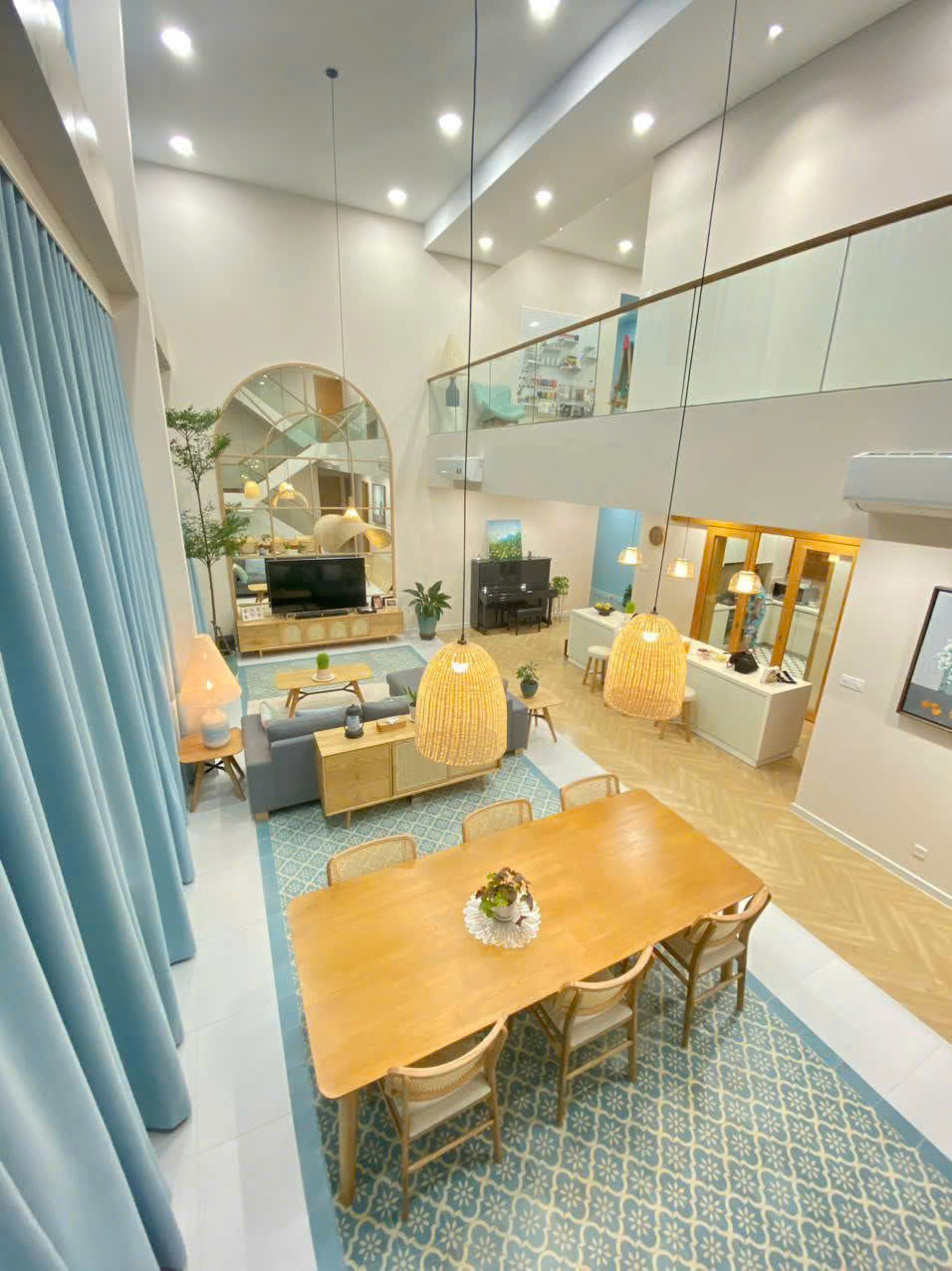 Cho thuê penthouse 3 tầng The Vista An Phú view sông Sài Gòn, sân vườn 125m2