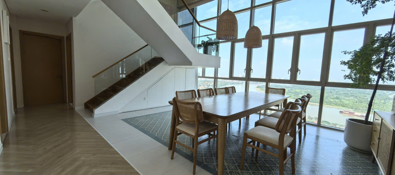 Cho thuê penthouse 3 tầng The Vista An Phú view sông Sài Gòn, sân vườn 125m2