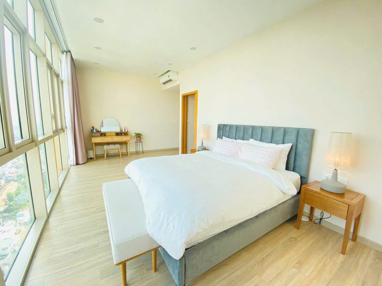 Cho thuê penthouse 3 tầng The Vista An Phú view sông Sài Gòn, sân vườn 125m2