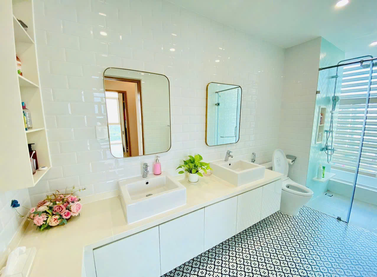Cho thuê penthouse 3 tầng The Vista An Phú view sông Sài Gòn, sân vườn 125m2