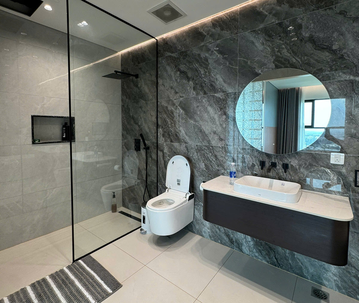 Cho thuê penthouse 450m2 4PN 6WC full nội thất cao cấp tại DE LA SOL Quận 4