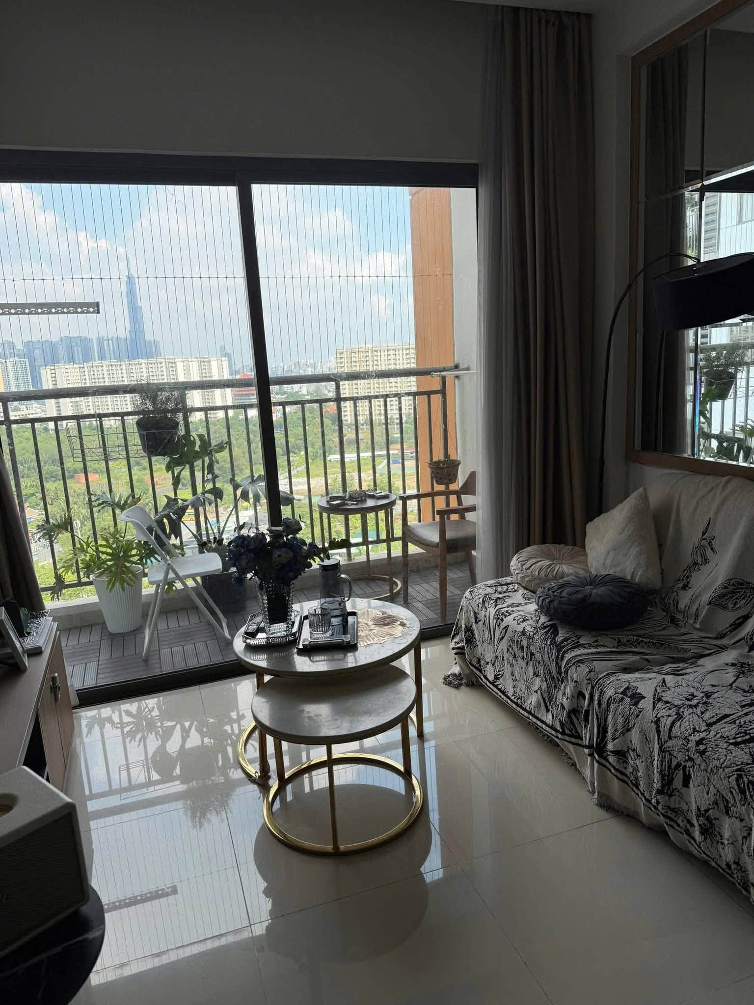 Cho thuê căn hộ The Sun Avenue 2PN view Landmark 81 nội thất cao cấp