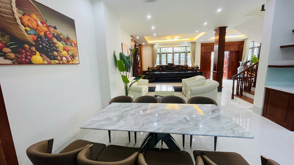 Cho thuê biệt thự Thạnh Mỹ Lợi, Q2 cũ 10X20 gồm 1 hầm + 4 tầng có hồ bơi